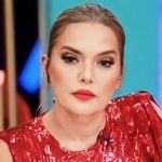 Demet Akalın Instagram – Büyük çoşkuyla kutladık bugün Cumhuriyetimizin 100. Yılını💕❤️ güzel ekibimiz 🇹🇷❤️ #100yıl @gelkonusalimtv @ferayetanyolac @jessmolhoofficial 😍