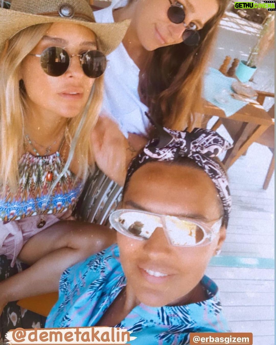 Demet Akalın Instagram - Daha nice senelerimiz olsn güzel dostum 💖💖iyiki doğduuunnn @ebruu.erbas