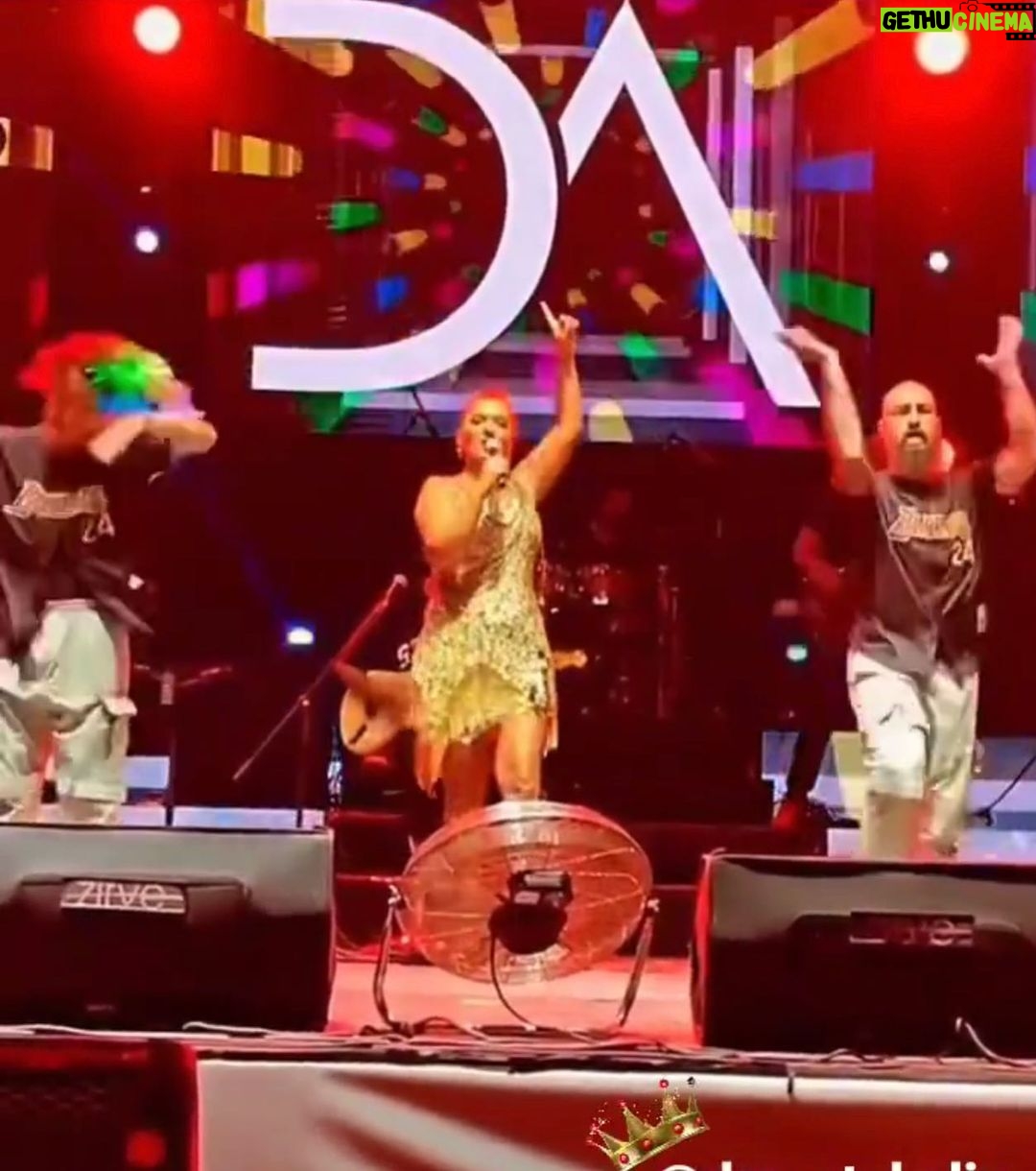 Demet Akalın Instagram - 350 bin kişiyle rekora gidermiyiz😍😍🌷🌷🌷 Çankırı❤️Tuz festivali