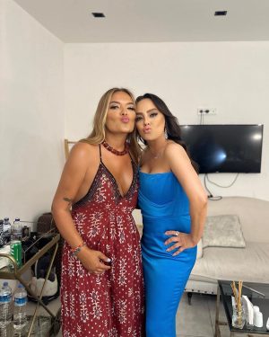 Demet Akalın Instagram - Aşk🧿❤️ @ebrugundes