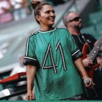 Demet Akalın Instagram - Kocaelispor❤️ memleket aşkı başka🌹🥰Ertuğrul hocammmm başarılar🌹 @esaglamofficial @kocaelispor