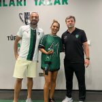 Demet Akalın Instagram - Kocaelispor❤️ memleket aşkı başka🌹🥰Ertuğrul hocammmm başarılar🌹 @esaglamofficial @kocaelispor
