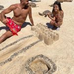 Demet Akalın Instagram - Bir baba ve bütün yaz babişkosuyla doyasıya tatil yapan bir Hira❤️teşekkler aşkım ❤️ @okankurt @hirakurt2014 Vogue Hotel Bodrum