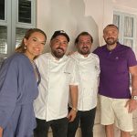 Demet Akalın Instagram – Şeflerin yeni mekanı @mehmetyalcinkayadenizdenbodrum 🌸🌸 @chefmehmetyalcinkaya @chefmithatyalcinkaya