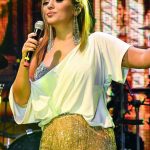 Demet Akalın Instagram – Adana❤️‍🔥Mersin❤️ @mersinmarina.jollyjoker @adana.jollyjoker 🌹🌹kostümler @tolgacam kortizon göbek adım napıyım 🥶