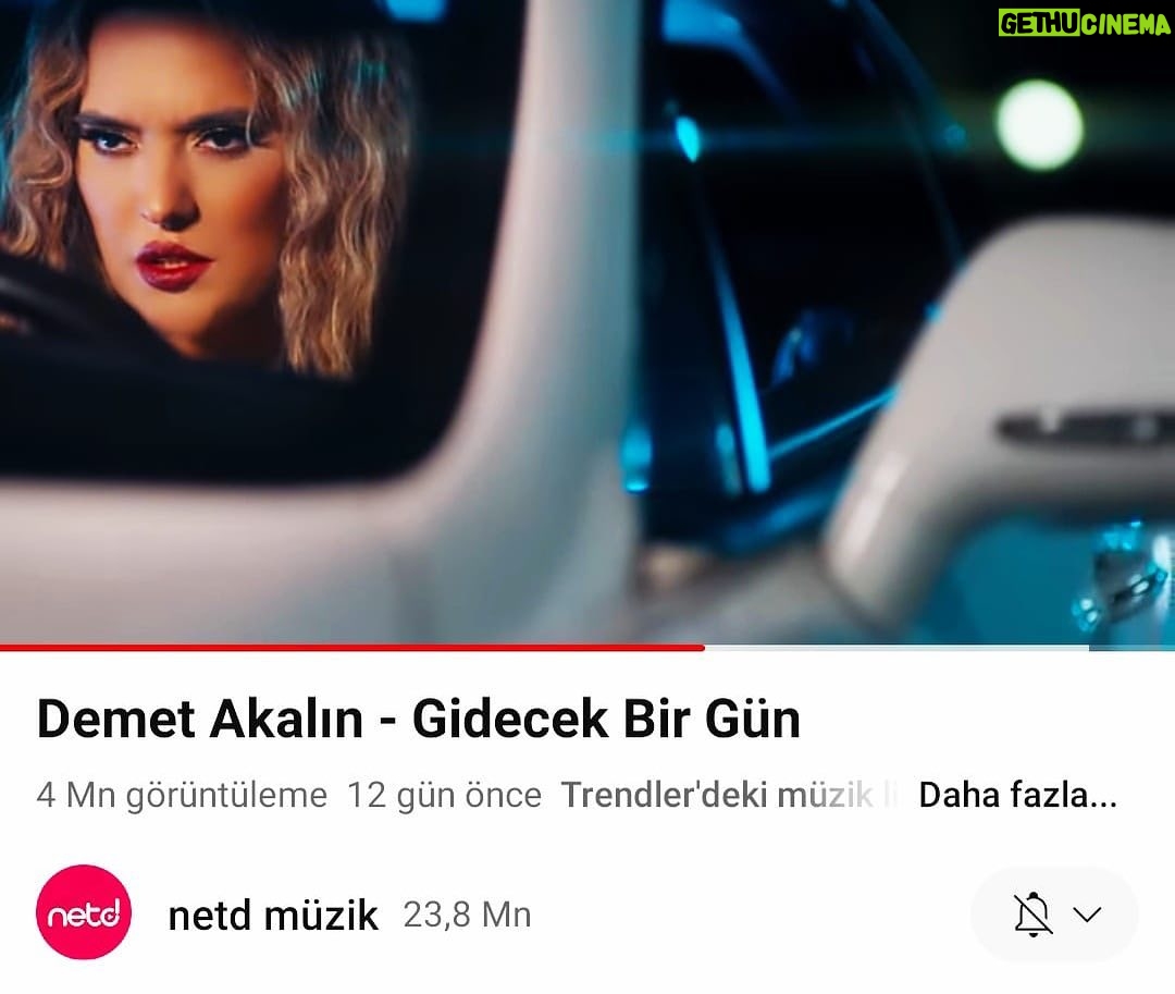 Demet Akalın Instagram - ❤️❤️❤️❤️4 milyon için🫶🏻🫶🏻🫶🏻