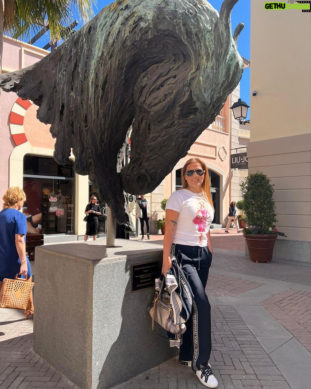 Demet Akalın Instagram - Ufak bi kaçış 🫶🏻 ispanya🌹 Costa del Sol, Malaga, Spain