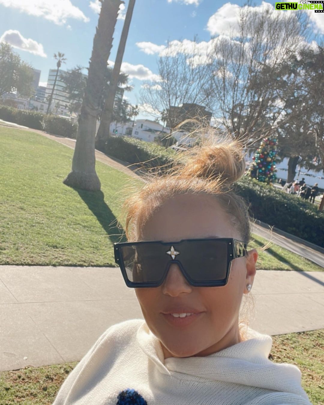 Demet Akalın Instagram - Kısa küçük güzel tatil bitti eve dönüş💫💫💫 Los Angeles, California