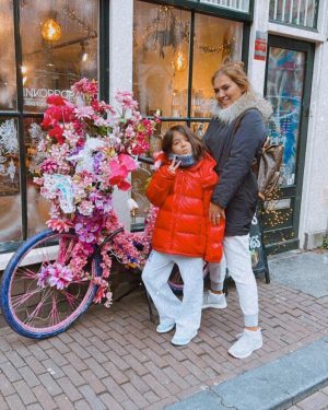 Demet Akalın Instagram - Amsterdam💕yarınki Black Pink konserine haZırmıyız🤓