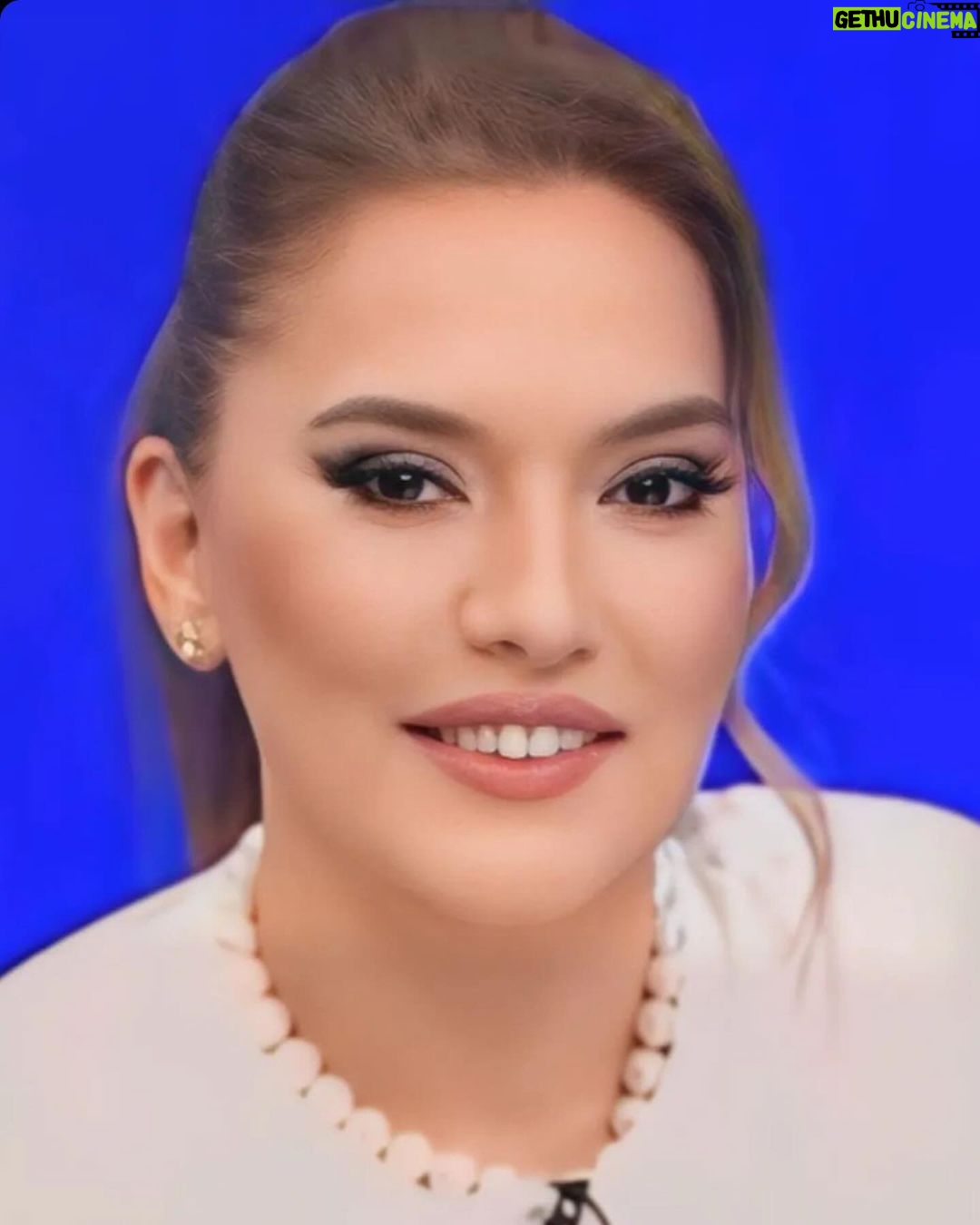 Demet Akalın Instagram - Kostüm @berratesss 💃🏻makyaj @ozlemsagiroglumakeuphair 🌹saç @sezercankaya 🧿🧿styling @eliiftav 💕💃🏻 @tv8 @tv8stili 🌹🙏🏻 @byberrates