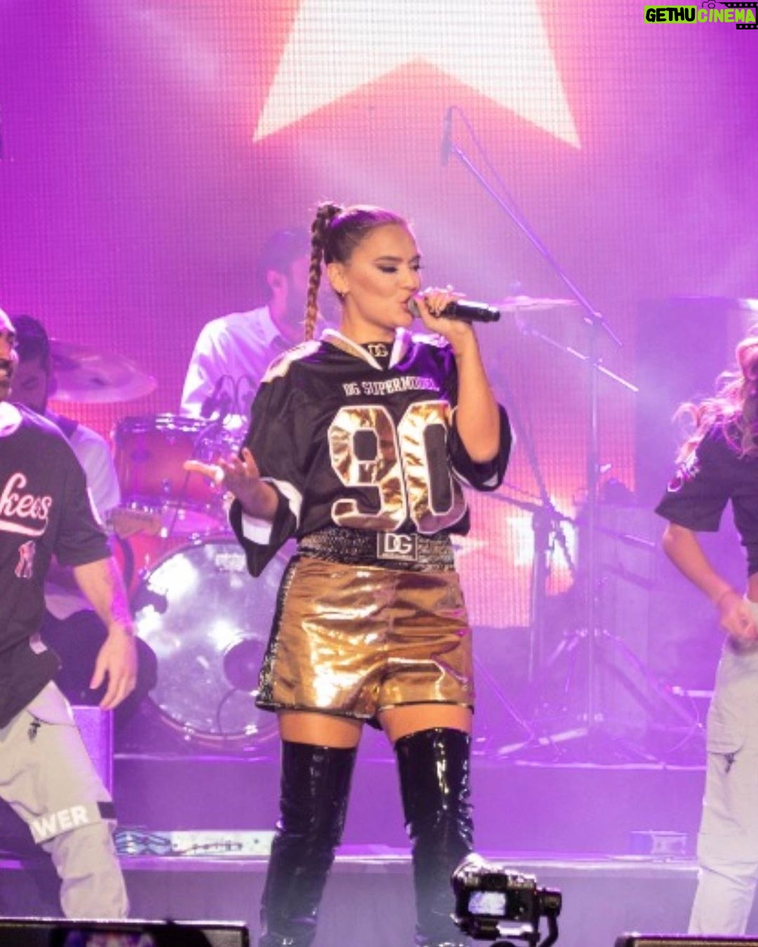 Demet Akalın Instagram - Fena fenaaaa şarkılar geliyo😎🚀DA 2024