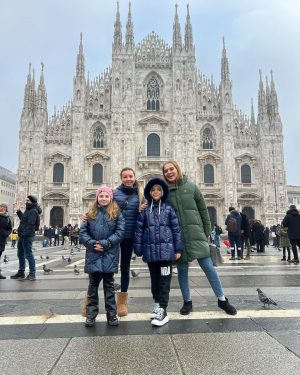 Demet Akalın Instagram - Milan ❤️🫶🏼 @denizkulunkmercan @okankurt @hirakurt2014