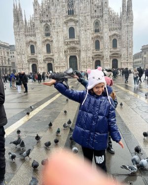 Demet Akalın Instagram - Milan ❤️🫶🏼 @denizkulunkmercan @okankurt @hirakurt2014