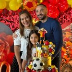Demet Akalın Instagram - ❤️🧿 @hirakurt2014 @okankurt babişko ❤️🧿