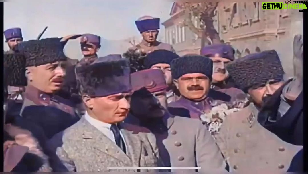 Demet Evgar Instagram - Mustafa Kemal Paşa ve tüm silah arkadaşlarına sevgi ve minnetle🤍 #9eylülizmirinkurtuluşukutluolsun🇹🇷🇹🇷🇹🇷