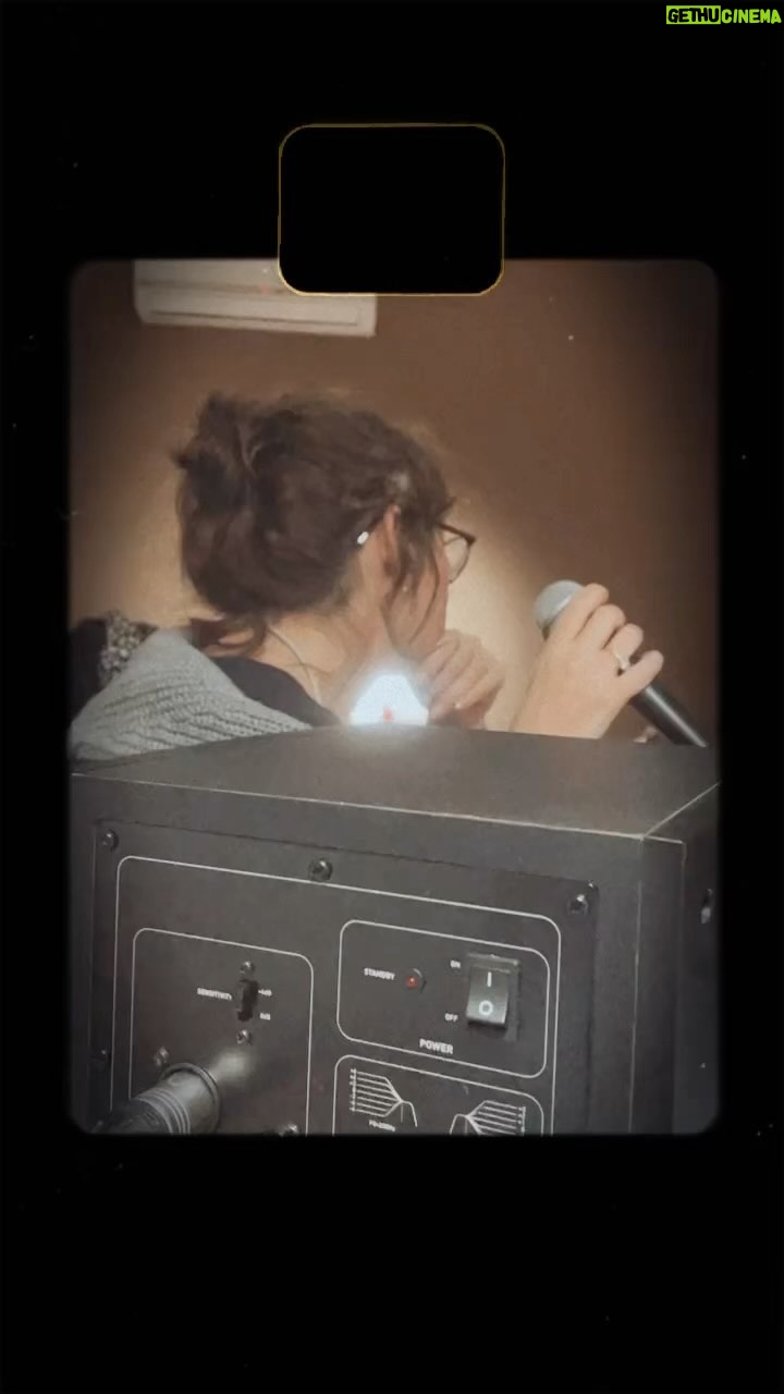 Demet Evgar Instagram - Şarkılarla uyandım👯♀️🌀💋💘 #tbt