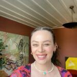 Demet Evgar Instagram - Uçan Süpürge Uluslararası Kadın Filmleri Festivali'nin bu sene 25.si gerçekleşiyor! Çeyrek asır dile kolay.. @ucansupurgevakfi ‘na, bize böyle bir festival hediye ettiği, tam 25 yıldır bu festival ile kadın sinemacıları bir araya getirdiği, bu alanda çalışan kadının emeğini görünür kıldığı ve onurlandırdığı için teşekkür ediyorum. Daha nice 25 yıllara..