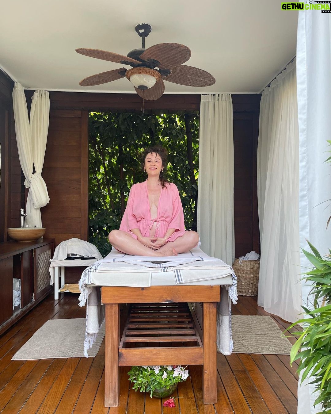Demet Evgar Instagram - πΈππΈ What can be in the a detoxcenter better than a perfect massage ππ»π @thelifeco
