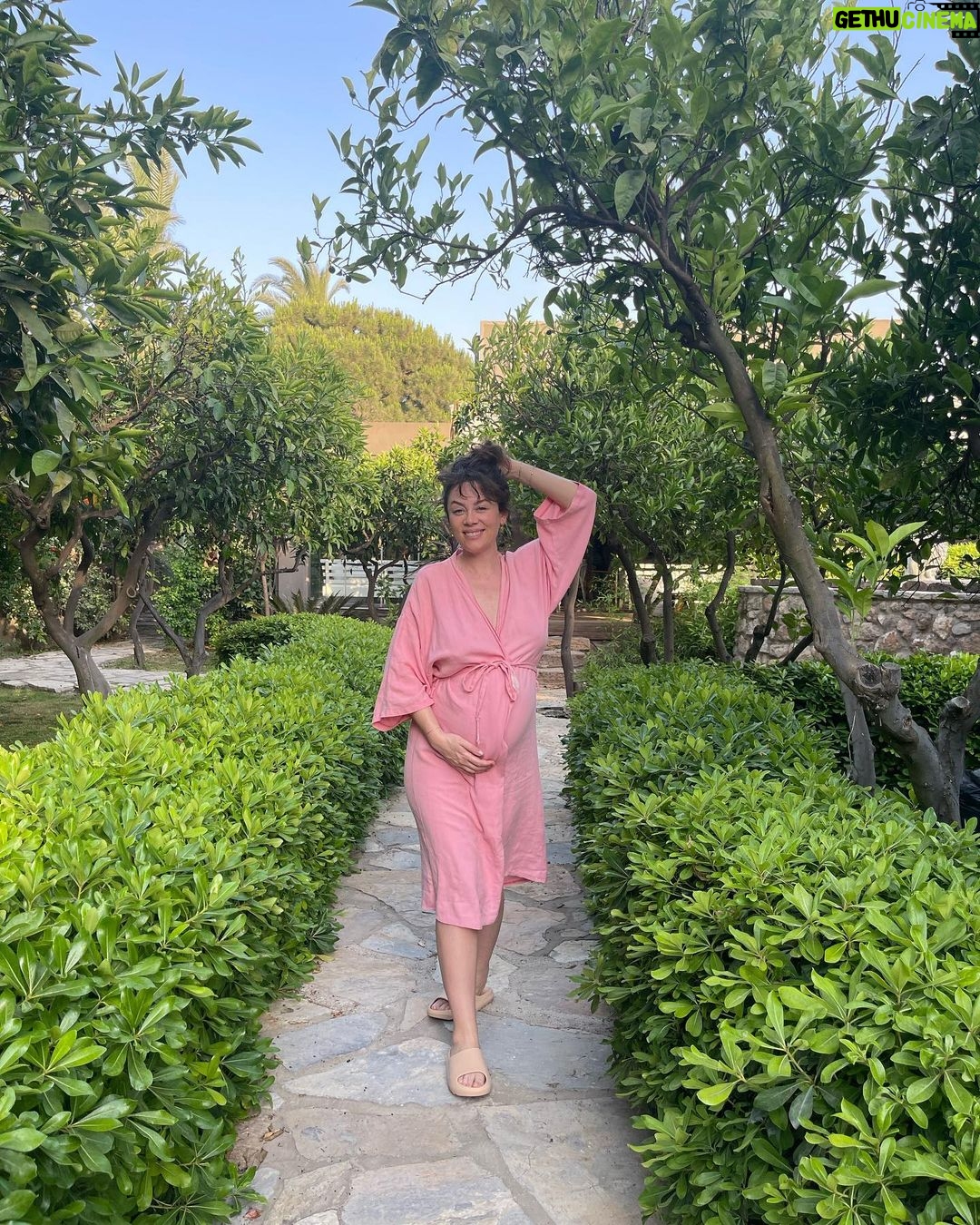 Demet Evgar Instagram - πΈππΈ What can be in the a detoxcenter better than a perfect massage ππ»π @thelifeco