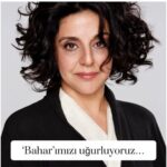 Demet Evgar Instagram - Bu hayatı, ona verilen yeteneklerine , inançlarına, iyiliğe, naifliğe sahip çıkarak yaşamış güzel ruh #BaharKorçan , bize göre çok erken bir gidişle aramızdan ayrıldı. Çok üzgünüm. Tüm yüzüne yayılan gülümsemesi ve iyiliği hiç gitmeyecek biz sevenlerinden. Huzur içinde ol güzel Bahar 🌸. ‘BAHAR’IMIZI UĞURLUYORUZ 😔. Bahar Korçan’ın cenazesi 12 Kasım Cuma günü Teşvikiye Camii'nde ikindi namazını takiben aile mezarlığının bulunduğu Beykoz'daki Gazi Yunus Mezarlığına defnedilecek.