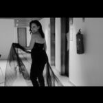 Demet Evgar Instagram – Konserden inciler. 🖤🤍🎼🎶🎵 “ Kadın Eli Değmiş Şarkılar” Canım  @edzeali nin gözünden 🤍