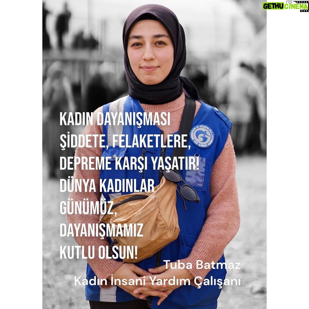 Demet Evgar Instagram - #DünyaKadınlarGünü’nde depremden etkilenen kadın ve kız çocuklarının ve onlara destek olan kadın çalışanların yanındayız. #UNWomenTürkiye #IWD2023 On this #InternationalWomensDay, we are together and in solidarity with women and girls affected by the earthquakes and women who support them. @mudemtr @sgdd_asam 📷 UN Women/İlkin Eskipehlivan.