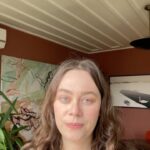 Demet Evgar Instagram – Depremin üzerinden 30 gün geçse de açtığı yaralar yıllarca kapanamayacak kadar büyük.
Ülkemizde milyonlarca kadın ve kız çocuğu aileleri ile birlikte bu tablonun içinde yaşıyor.
O yüzden bu seneki 8 Mart Dünya Kadınlar Günü dayanışmanın, yaraları sarmanın, birlikte iyileşmenin, kızkardeşliğin 8 Mart’ı.
#DünyaKadınlarGünü
