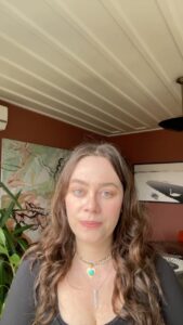 Demet Evgar Instagram - Depremin üzerinden 30 gün geçse de açtığı yaralar yıllarca kapanamayacak kadar büyük.   Ülkemizde milyonlarca kadın ve kız çocuğu aileleri ile birlikte bu tablonun içinde yaşıyor.  O yüzden bu seneki 8 Mart Dünya Kadınlar Günü dayanışmanın, yaraları sarmanın, birlikte iyileşmenin, kızkardeşliğin 8 Mart'ı. #DünyaKadınlarGünü