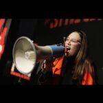 Demet Evgar Instagram - Bu akşam @unwomenturkey in Müze Gazhane’de düzenlediği 16 Günlük Aktivizm #shesaidno Kampanyası’nın lansman etkinliğinde bütün kadınlar için bir araya geldik. Yüzyıllardır süren kadın hareketinin mücadelesine destek olan, bu mücadeleyi bir kez daha görünür kılan ve sesimizi kadınlara yönelik şiddete karşı yükseltmemize destek olan herkese çok teşekkür ederim 🧡 Kadın hakları insan haklarıdır ve kadına yönelik şiddet bir insan hakları ihlalidir ve suçtur .