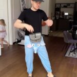 Denis Kukoyaka Instagram – Сегодня день рождения🍰
Я вот надел все подарки и радуюсь😊❤️!!!! Спасибо за поздравления 😘
