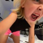 Denis Kukoyaka Instagram - Вот я в школу ходил с дырявым пакетом, а Васька будет с эргономичным и супер легким рюкзаком, сохраняющим детскую осанку здоровой — ErgoLine 15L от ErichKrause. А в рюкзаке текстильные товары в одной дизайн-коллекции. Самое то для школьников и тех, кто пока только на подготовительные ходит. А по промокоду KUKOYAKI — 15% на весь текстиль при покупке на популярных маркетплейсах и официальном сайте ErichKrause.com 👌