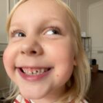Denis Kukoyaka Instagram - Я нашел способ, как развивать в Ваське и танцевальные, и песенные, и рисовательные таланты, используя всего одну из фич карты Tinkoff Junior 😎 А как вы заработали свои первые деньги? 😉