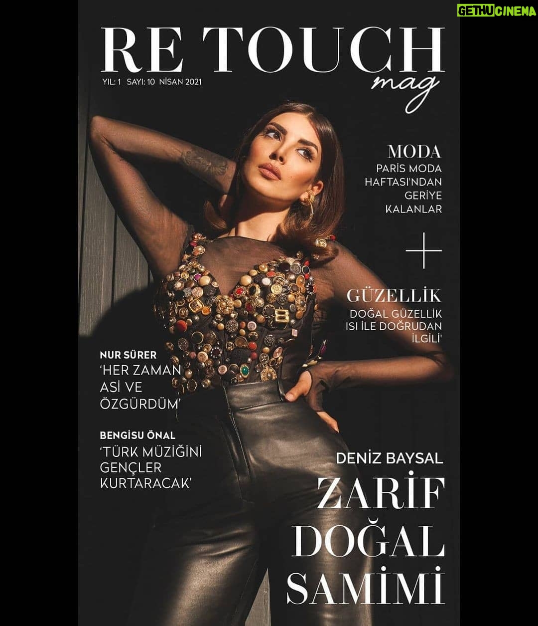 Deniz Baysal Instagram - Sizinle çalışmak çok keyifli, tekrar tekrar görüşmek üzere ❤ #Repost @retouchmagist ・・・ Teşkilat dizisinin Zehra'sı, güzeller güzeli Deniz Baysal tüm zarafeti ile Re Touch Mag Nisan sayısında 🌸 @denizbaysal_ GYY @haleceylanbarlas @ranasworldoffashion Röportaj @mukokaya Fotoğraf @orcunmtl Styling @boreal.brandlifting Makyaj @alevkaya Saç @nesriincann Video @yusaebrar Fotoğrafçı asistanları @zulkarneyin.karanfil @griekran Mekan @sofitelistanbultaksim