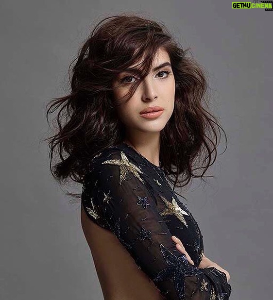 Deniz Baysal Instagram - Kimlerde @eleledergisi Haziran sayısı var? 🙄💃🏻