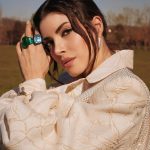Deniz Baysal Instagram - Özgün bir isim Deniz Baysal. Farkındalık çizgilerini çoktan çekmiş durumda. Evlilik hayatı, sosyal medya kullanımı, insanlara karşı yaklaşımı… Hepsi bir bütünün parçası aslında. Biz de bu parçaları bir araya getirmek için ılık rüzgarın etkisine kapılarak keyifli bir sohbet gerçekleştiriyoruz. @denizbaysal_ ‘ın kapağında yer aldığı ALL Nisan 2023 sayısı tüm dijital platformlarda ve raflarda! Yayın Direktörü @meltemaydin_ofc Genel Yayın Yönetmeni / Röportaj @salihdevrim Fotoğraf @burakelmali Moda Editörü @cerenalist Saç @tolgaoguzhann Makyaj @serhatsenn Fotoğraf Asistanları @bedirhantopcu14 @talhaelmass Moda Editörü Asistanları @iremakadam , @dilaraaasayarr , @c.cerenkara Makyaj Asistanı @itsardagurdal Mekanlar @ritaciftlik @karayelatciftligi