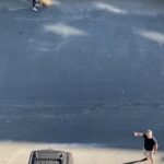 Deniz Çakır Instagram - Kimimiz göz göze geldiğinde kafasını okşamadan geçemezken,kimimiz ne tahammülsüz.. ne bencil.. hepi topu insanız işte.. geldik gidiyoruz… Güzel insansınız Özay bey .. varolun…🌿🌿🌿 #Repost @melisalphan with @make_repost ・・・ Çorlu’da sokakta yaşayan ve kimseye zararı olmayan köpeği belediyeye şikayet eden apartman sakinlerine Daire 16’dan Özay Kaya şöyle sesleniyor: “Kimseye zararı olmayan şu köpeği alınsın diye belediyeyi kim arıyorsa, uğraşacağım onunla. Herkese söylüyorum; daire 16’dayım, adım Özay Kaya” Hayatta en sevdiğim temenni “Hayat karşına iyi insanlar çıkarsın”dır. Hayvanlara düşman hiç kimse iyi insan olamaz. Ama işte iyi ki Özay Kaya gibi insanlar var. Dilerim mahalleden ona destek çıkarlar, onu yalnız bırakmazlar. O canım köpek de barınağa atılmaz. İyi ki varsın Özay Kaya. Dilerim bundan sonra hep iyi insalarla karşılaşırsın 🙏🏾