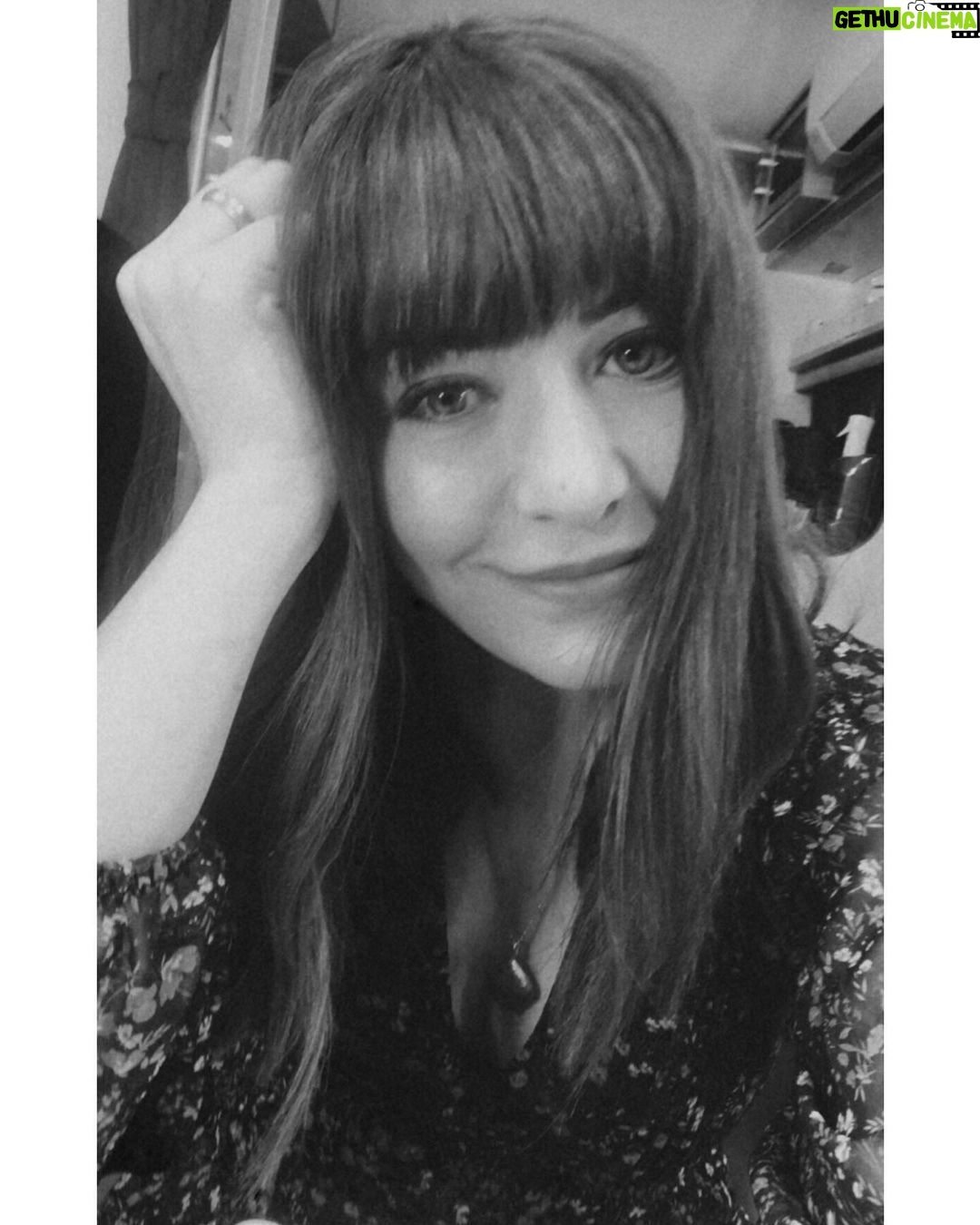 Deniz Çakır - 46.1K Likes - Sitemi dilinden düşürüp,
öfkenin altını kıstığında daha katlanılır şey yaşam... Hem herkesin hayatı kendine... yormamalı di mi kalbi?.. kalp mühim.. ben mühim.. sen mühim.. hayat kısa.. yorma...
30/1/2021