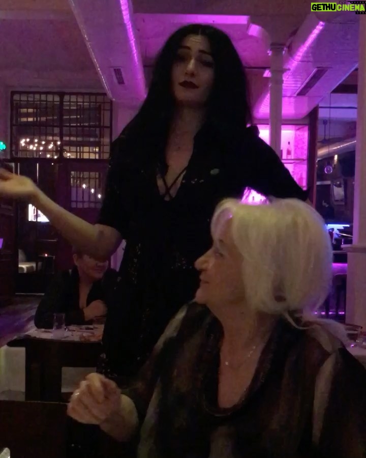 Deniz Çakır - 55.5K Likes - Loçkam...Yürekli,hoyrat,güçlü Sabina’m... Tez zamanda geçecek bu günler... biz güzel günlere kadeh kaldıracağız yine..güzel günlere..🌿Çok seviyorum seni...🌿
