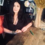 Deniz Çakır Instagram - 31 Aralık benim doğum günüm..bana hediye göndermeyin! 31 Aralık yılbaşı.. bu yıl dostlarınıza hediye almayın.. Bu yıl Deniz bebeğin yaşam mücadelesine katkıda bulunun.. Deniz bebek 21 aylık SMA TİP1 hastası.. tedavi olabilmek için 44 günü kaldı. Nolur sonra da değil..şimdi.. bağışta bulunun .. bu güzel bebek yaşasın , kıymetli annesi ağlamasın.. hadi.. biz güzel insanlarız.. @deniz_sma_ bilgileri sayfasından da bulabilirsiniz. Alıcı:ZEYNEP ELMAS TR66 0020 5000 0967 0141 8000 01 Kuveyt türk bankası Açıklama :❗Deniz'e umut ol❗yazınız