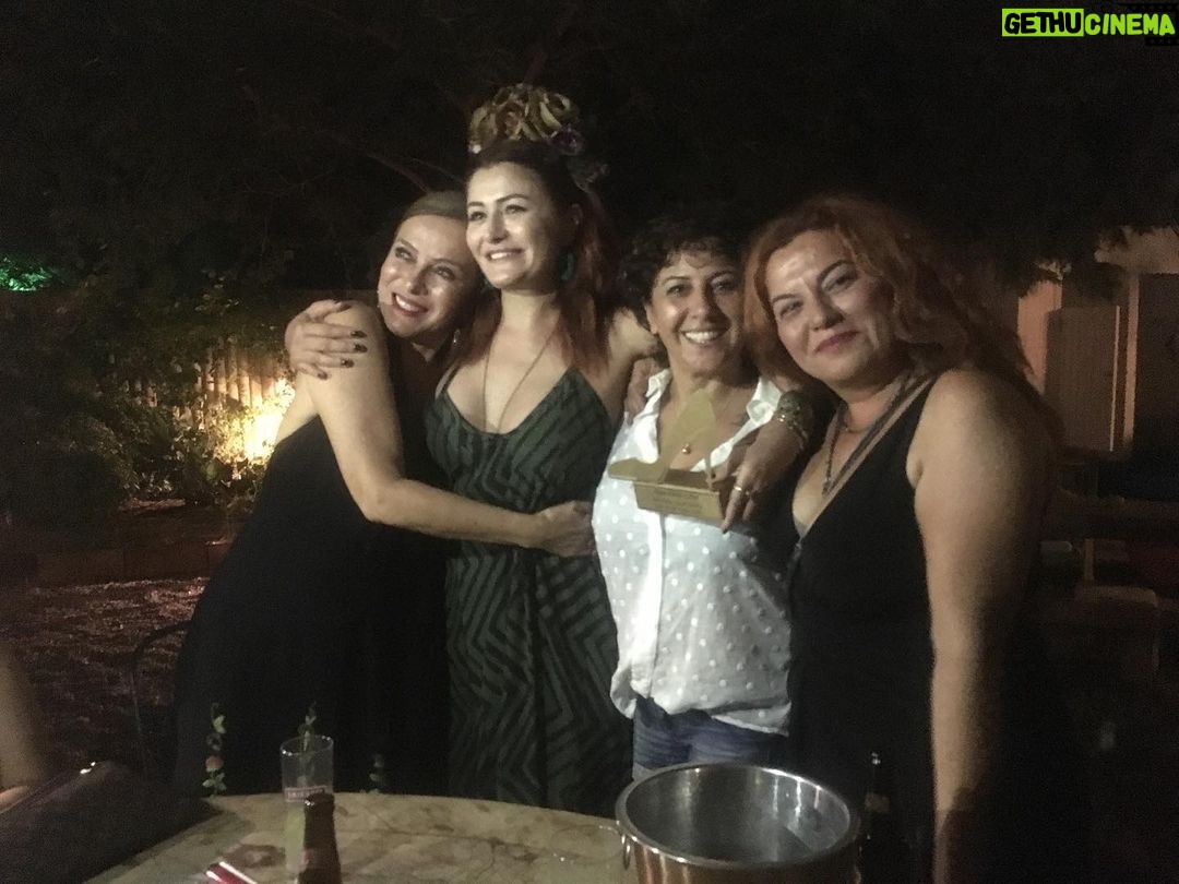 Deniz Çakır - 42.9K Likes - Pek tatlı bir tbt gelsin ... 2019 Bodrum’undan....💙