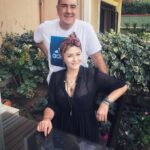 Deniz Çakır Instagram - Çok içime sinen güzel şeyler oluyordu.. Aylardan Eylül’dü... Müzik hiç susmasındı... 🎶🎶💙 @metinozulku @adamusic86 Göksu Evleri