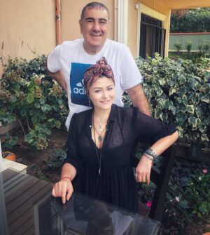 Deniz Çakır Instagram - Çok içime sinen güzel şeyler oluyordu..
Aylardan Eylül’dü...
Müzik hiç susmasındı... 🎶🎶💙
@metinozulku 
@adamusic86