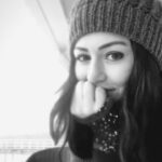 Deniz Çakır Instagram - Zor bi süreçten geçiyoruz.. istisnasız hepimiz...ama en mühimi çocuklar.. bugün 23 Nisan.. Çocuklarımız bu bayram evlerinde aileleriyle.... YA AİLESİ OLMAYAN ÇOCUKLAR... Türkiye’de hala devlet korumasında olan 21.126 çocuğun 13867 si kurumlarda yaşamını sürdürmektedir. Koruyucu ailelik, evlat edinme gibi aile temelli bakım modelleri,özellikle böyle dönemlerde çocuklar için çok önemli...Her çocuk aileyi hak eder.. +1 çocuk dünyayı değiştirebilir...🎈🎈 Hiçbir çocuk yalnızlığı haketmez... Bütün çocuklar hepimizin..ve en kıymetli.... 💙Onlara ev ve aile olabiliriz.... bilgi almak için⬇️ @istanbulkoruyucuaile @kirmizicocuklardernegi @bizimcocukgenc #evdeykenevdeolmayancocuklarımızıunutmayalim #koruyucuailelik