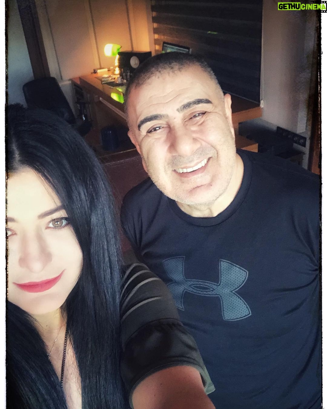 Deniz Çakır - 33.6K Likes - Hoşgeldin müzik....🌿
@metinozulku
#yeniyollar
#yenişifalar