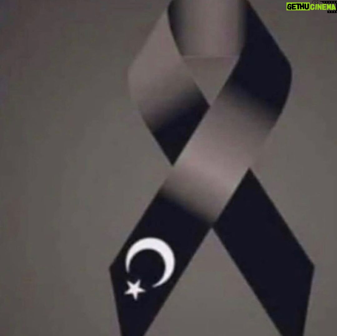 Deniz Çakır Instagram - ....sözüm yok duygumu ifade edecek.. YOK...offff