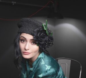 Deniz Çakır Instagram - Senden seni almak isteyenlerle karşılaşacaksın.. yürü.. durma orda.. istemediğin hiçbir yerde durma ruhum.. hayat bir yük olmamalı.. hayat kısa.. mutluluk mühim...hayat kısa.. mutluluk mühim... 14/1/2020 Deniz