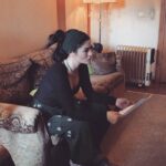 Deniz Çakır Instagram - 2020 hem tiyatro sahnesinde aşırı şarkılı çalgılı yeni oyunla...hem de albüm heyecanımızla.. sanırım en çok müzikle geçecek... 🌿 iyi gelsin.. @metinozulku @adamusic86