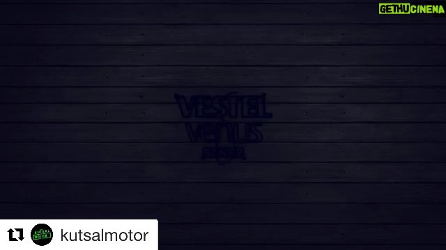 Deniz Çakır Instagram - Pek güldük,pek eğlendik...🤪 #Repost @kutsalmotor ・・・ #AşırıÜnlülerleKısaGörüşmeler’de konuğumuz Deniz Çakır! @vestel Venus’ün sunduğu bölümde, tiyatro ve edebiyat bilgisi kadar Müge Anlı sevgisiyle de şaşırtan @denizcakir; hakkındaki manşetlerin perde arkasını ve “Meryem Reis” olmanın getirilerini anlatıyor. Bölümün tamamı için link bio’da! Yönetmen: Özgür Şamlıoğlu Kurgu: Özgür Şamlıoğlu