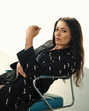 Deniz Çakır Instagram - “Ne kadar söz varsa düne ait..
Şimdi yeni şeyler söylemek lazım…”
🌿🌿🌿
Fotoğrafçı: Ünal Avcı @unalavcii
Styling: Mowe İstanbul @mowe.istanbul
Saç: Volkan Bayar @volkanbayarr
Makyaj: Rufiye Kalmaz @rufiyekalmazzz
Stüdyo: BlancNoir 
@theblancnoir.co
Styling Asistanı: Zeynep Baba @zeyneppbaba
Menajerlik: Ufuk Ergin @sociaentertainment @ufukergin
PR: Şefkat Peker @sefkatpeker