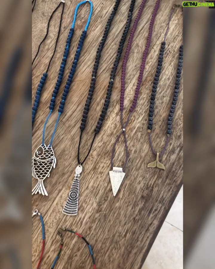 Deniz Çakır Instagram - Sokaktaki şahane arkadaşlarım için bir sürü yeni şey yaptım.. 😉 16 Eylül Pazartesi @off_gumusluk ‘te @gumusluksokakhayvanlari nın düzenlediği yardım yemeğinde görüşürüz... 🐈🐕🐐🐓🐜 Off Gümüşlük